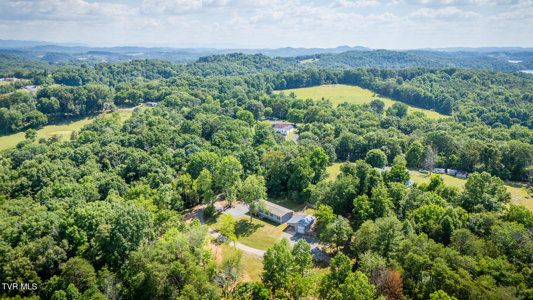 341 Haw Ridge Road Piney Flats, TN 37686 - Photo 17 of 29 102