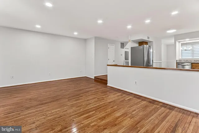 $3,250 | 4021 Lake Glen Road, Fairfax, VA 22033