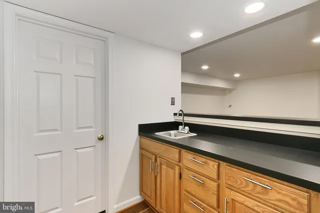 $3,250 | 4021 Lake Glen Road, Fairfax, VA 22033