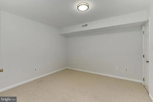 $3,250 | 4021 Lake Glen Road, Fairfax, VA 22033