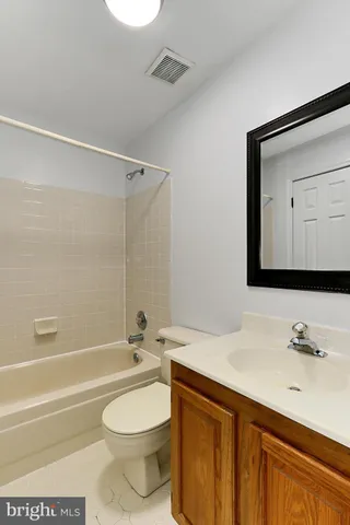 $3,250 | 4021 Lake Glen Road, Fairfax, VA 22033