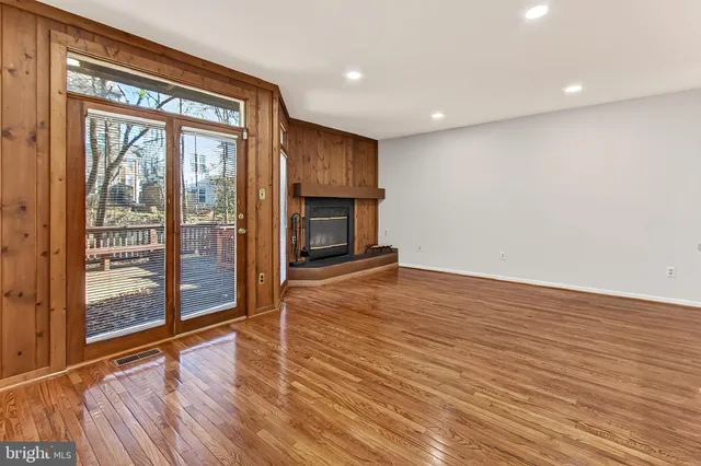 $3,250 | 4021 Lake Glen Road, Fairfax, VA 22033