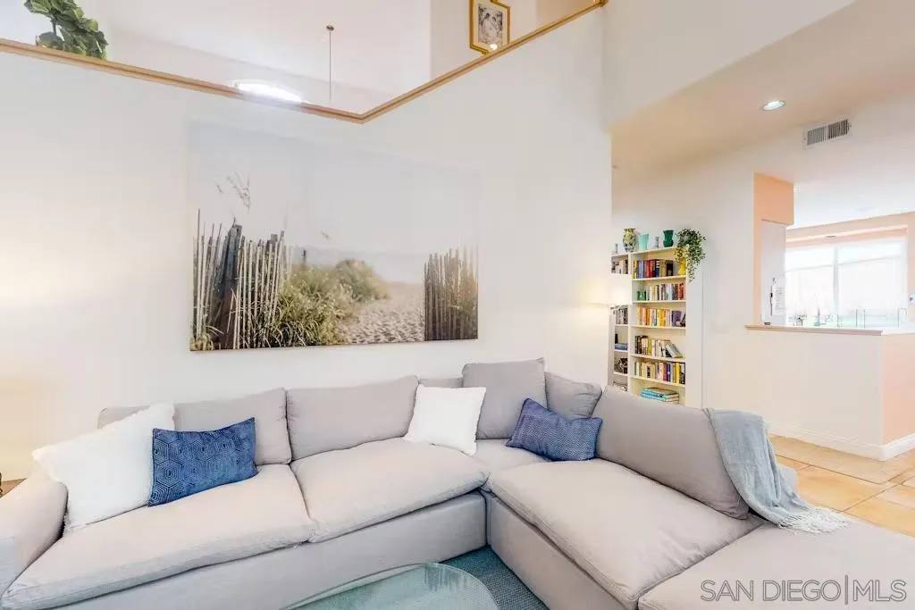 863 Starflower Road Encinitas, CA 92024 - Photo 10 of 23 Gallery Image 10