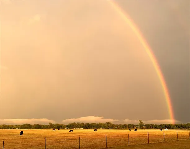 a picture of a bathroom