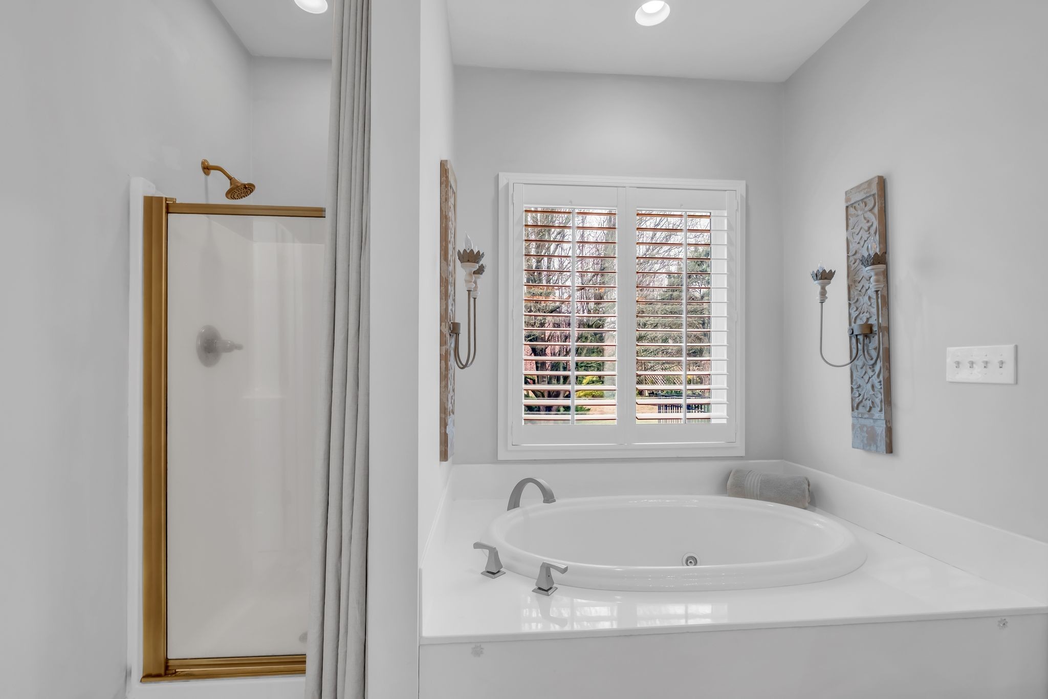 218 Bluefield Lane Lebanon, TN 37087 - Photo 12 of 21 a white bath tub sitting next to a window