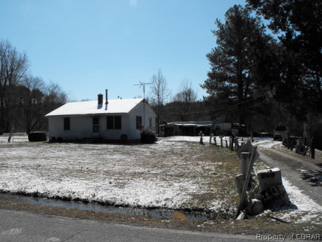 8302 Robins Neck Road Gloucester, VA 23061 - Photo 2 of 5