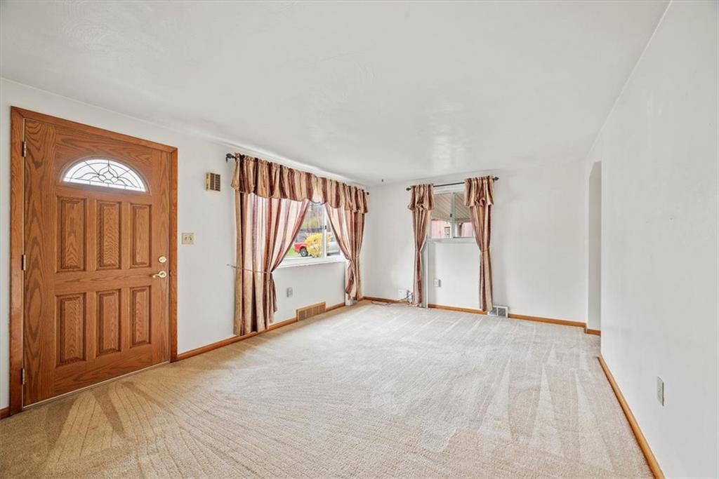 2101 Old Greentree Road Carnegie, PA 15106 - Photo 2 of 24 Gallery Image 2