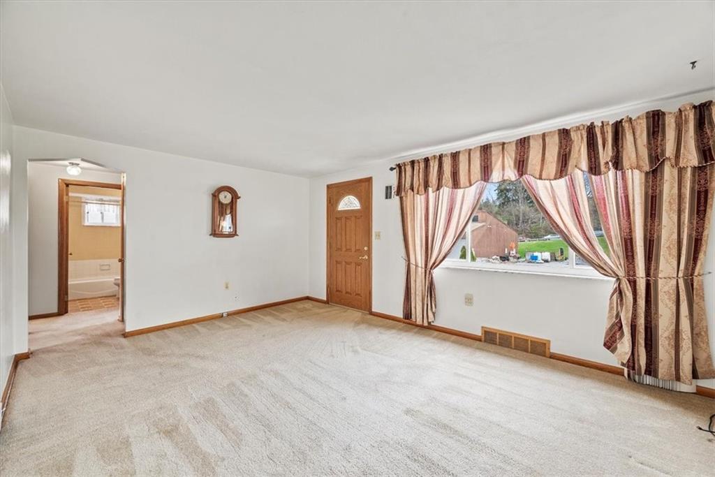 2101 Old Greentree Road Carnegie, PA 15106 - Photo 3 of 24 Gallery Image 3