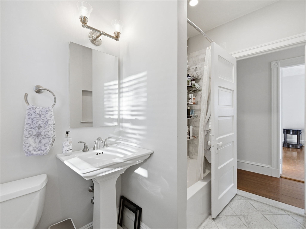 40-42 Dexter Street Waltham, MA 02453 - Photo 11 of 39