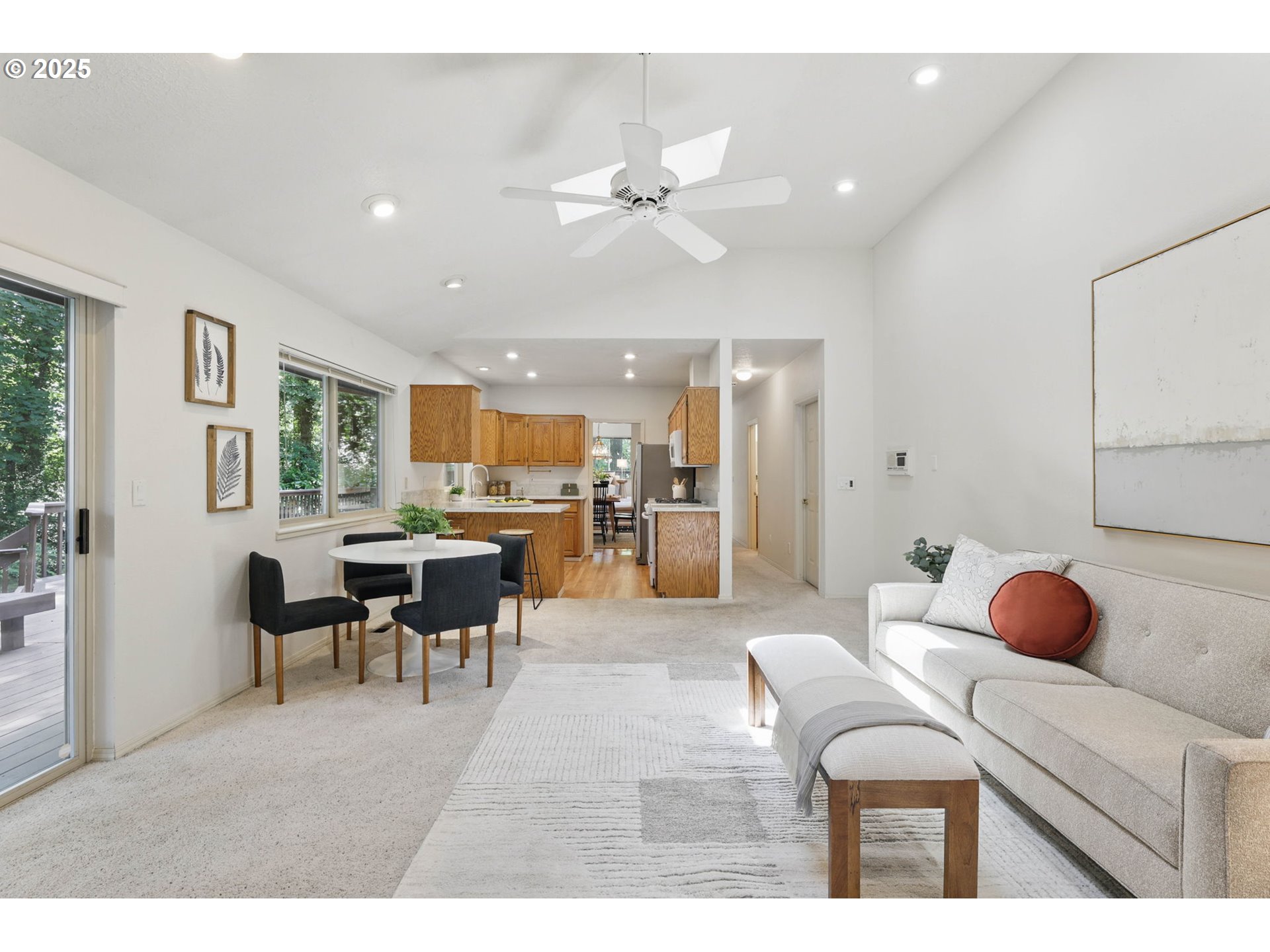 12028 Southwest Lesser Road Portland, OR 97219 - Photo 14 of 47 Gallery Image 14