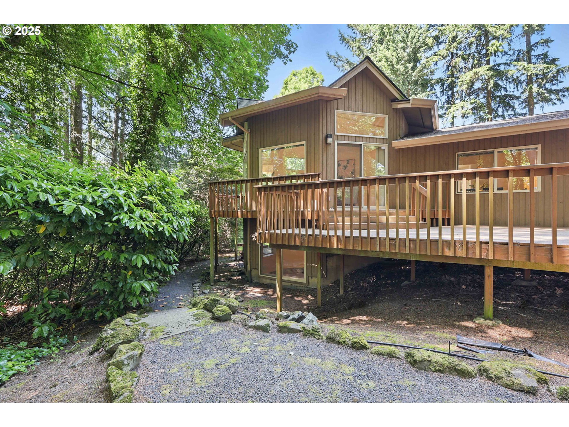 12028 Southwest Lesser Road Portland, OR 97219 - Photo 19 of 47 Gallery Image 19