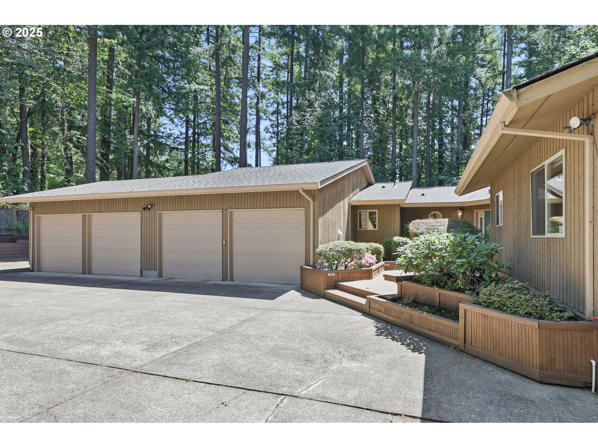 12028 Southwest Lesser Road Portland, OR 97219 - Photo 20 of 47 Gallery Image 20