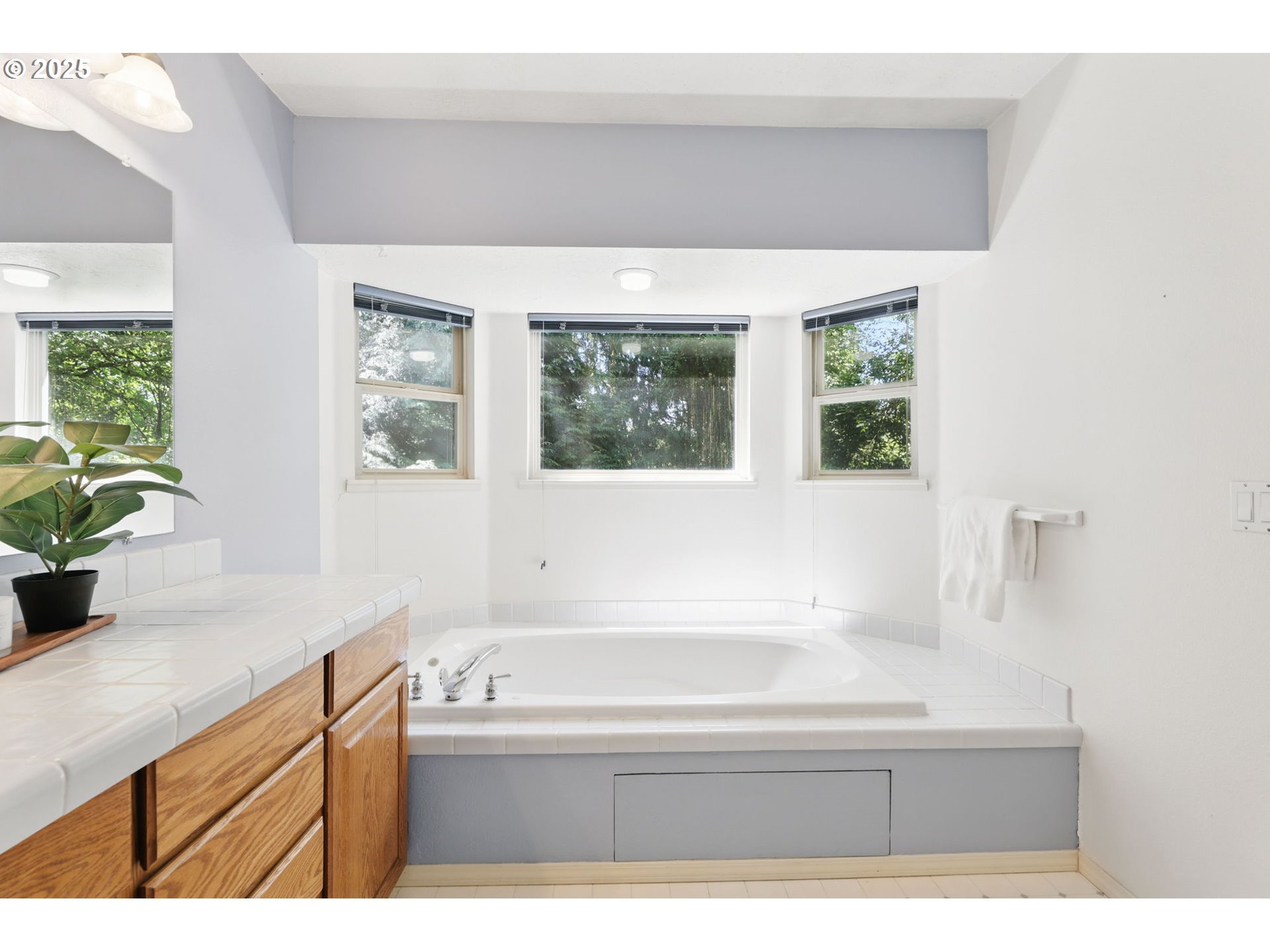 12028 Southwest Lesser Road Portland, OR 97219 - Photo 24 of 47 Gallery Image 24