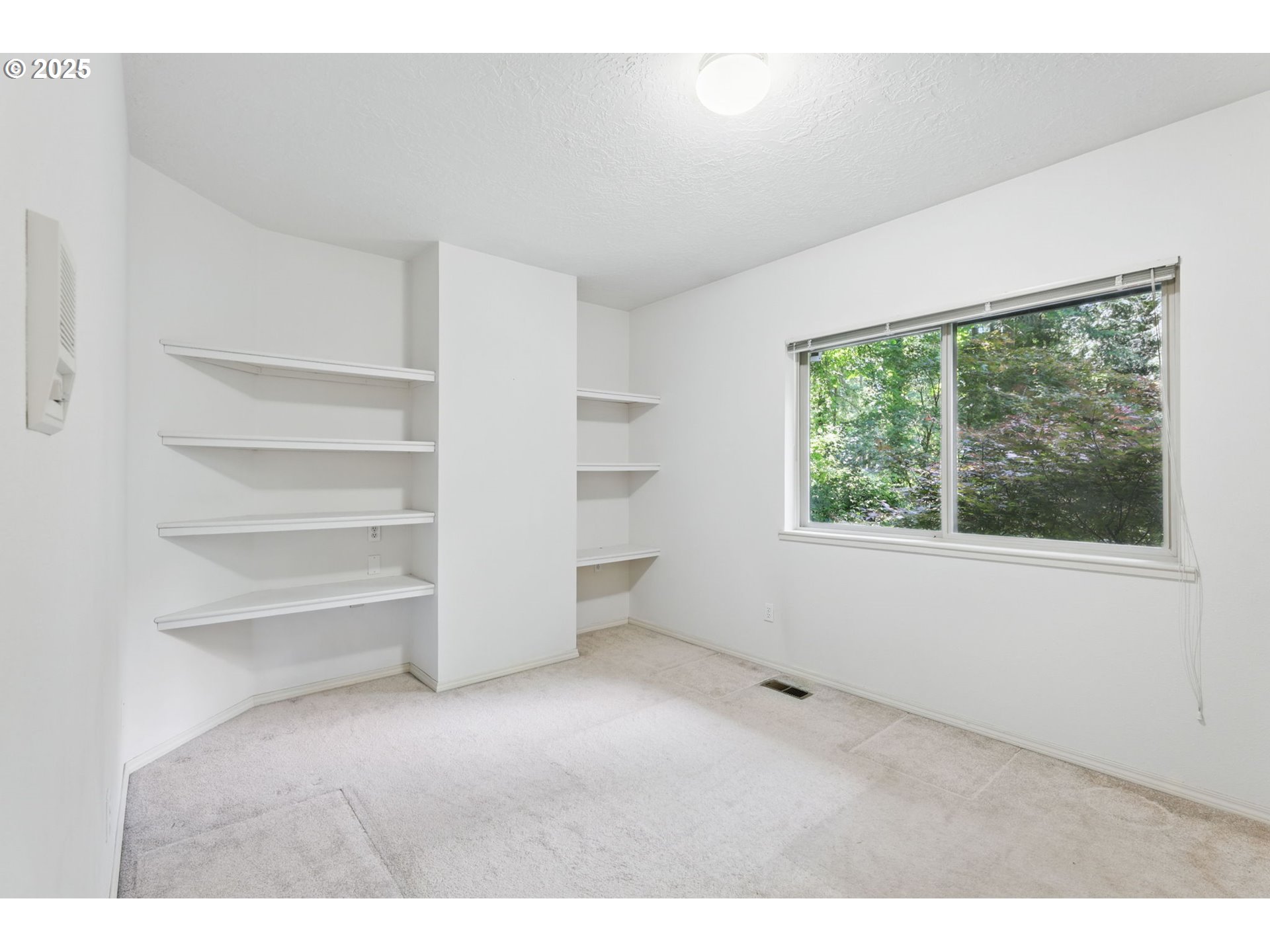 12028 Southwest Lesser Road Portland, OR 97219 - Photo 30 of 47 Gallery Image 30