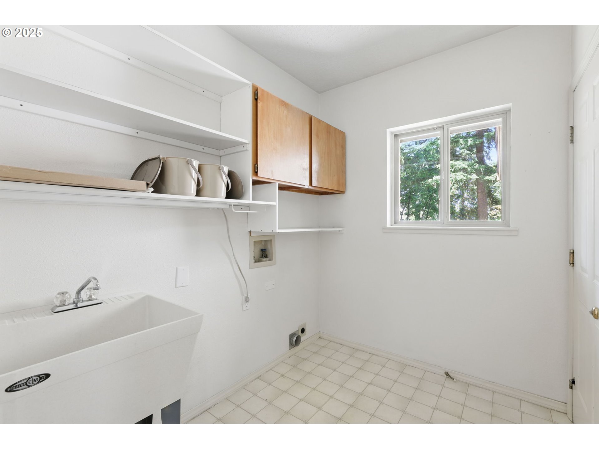 12028 Southwest Lesser Road Portland, OR 97219 - Photo 34 of 47 Gallery Image 34