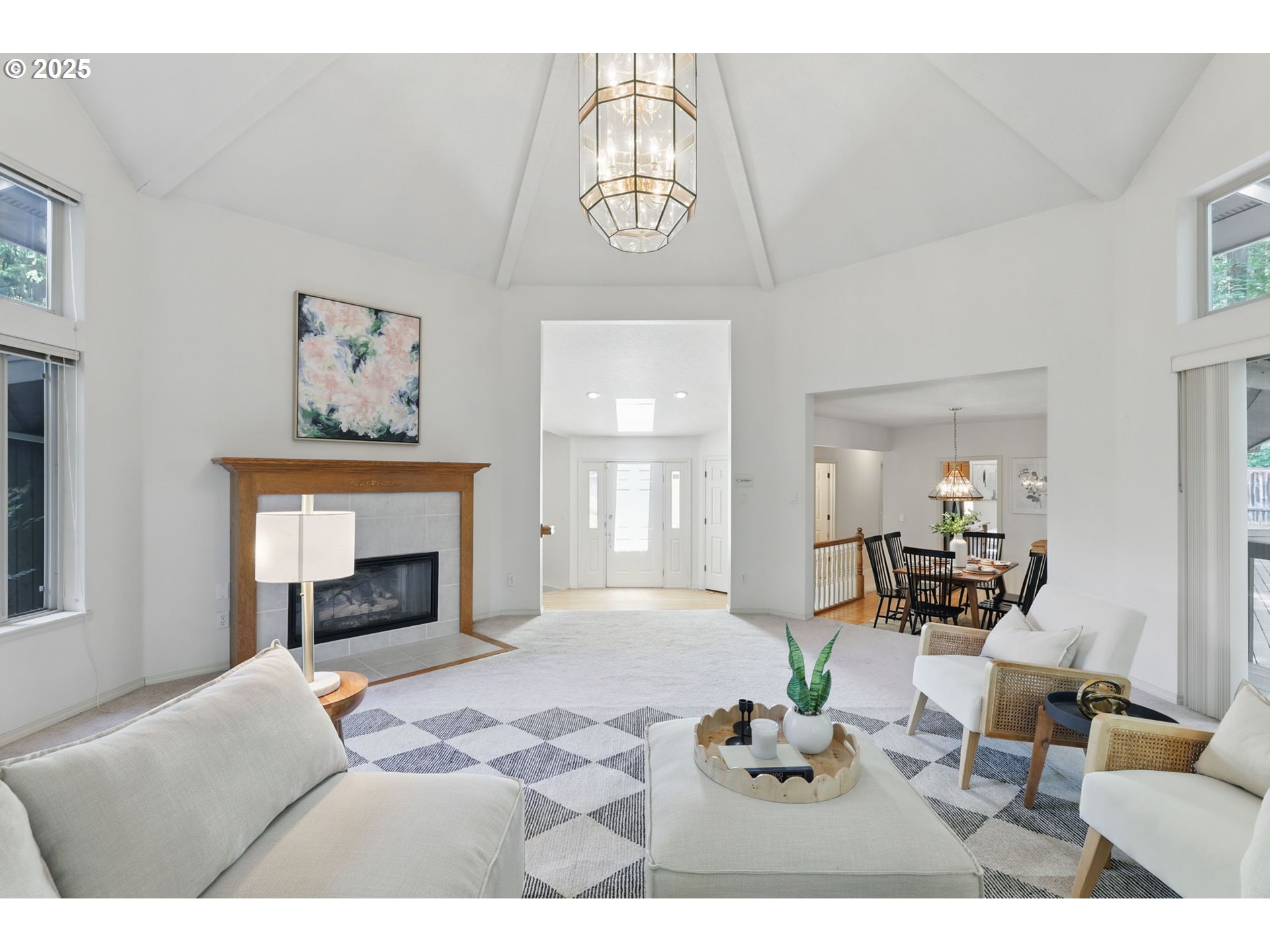 12028 Southwest Lesser Road Portland, OR 97219 - Photo 6 of 47 Gallery Image 6