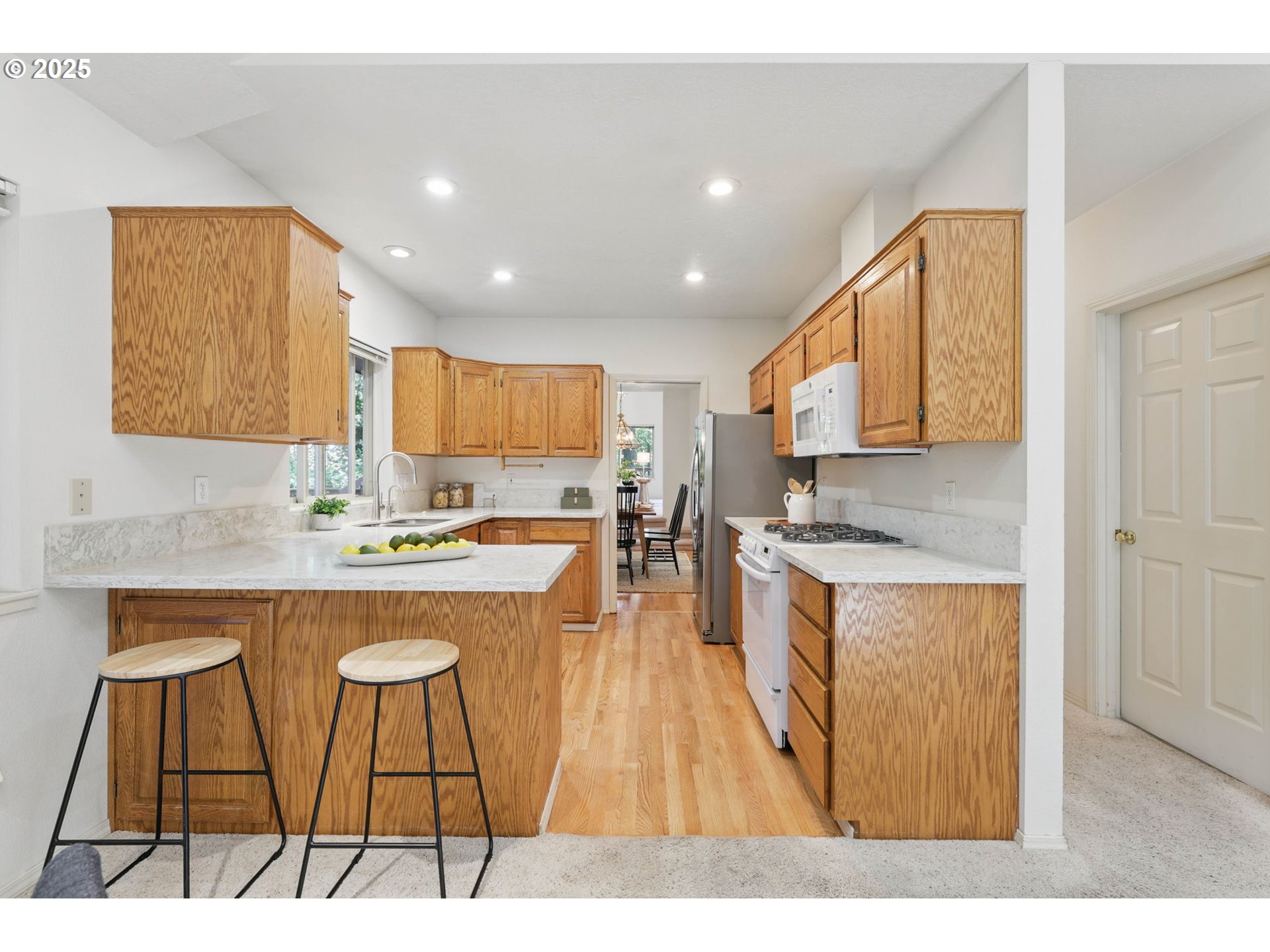 12028 Southwest Lesser Road Portland, OR 97219 - Photo 10 of 47 Gallery Image 10