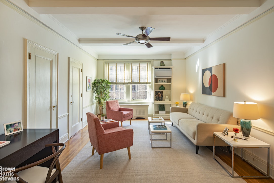 111 East 75th St Unit 6A  