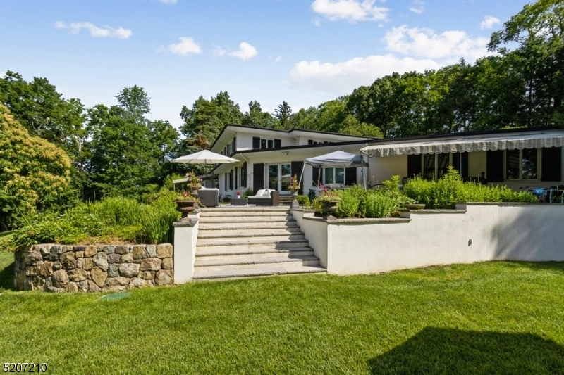 52 Kitchell Road Morristown, NJ 07960 - Photo 3 of 37