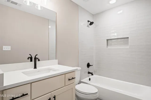 $565,000 | 1688 Ashtons Lane, Hernando, MS 38632