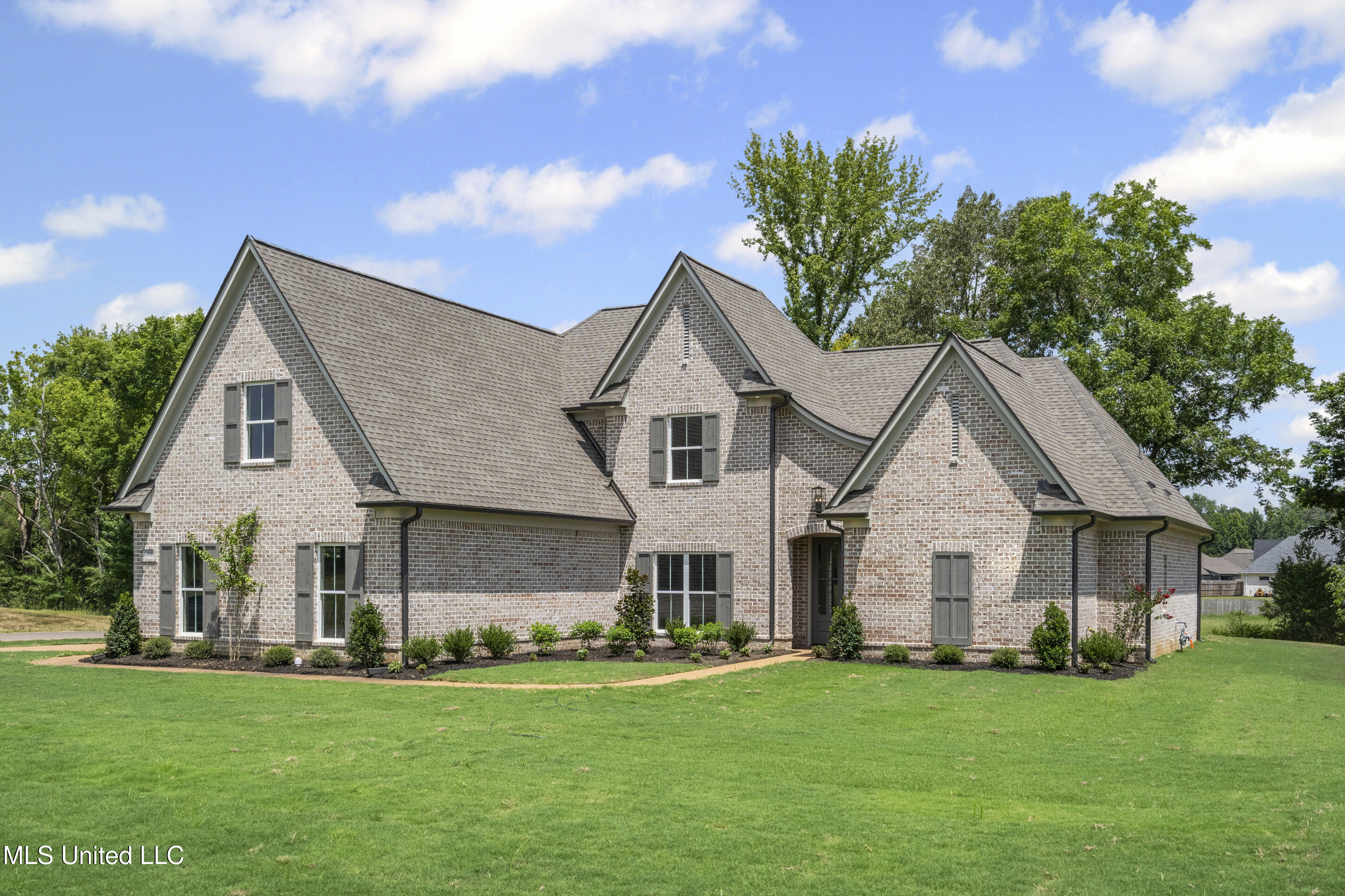 1688 Ashtons Lane Hernando, MS 38632 - Photo 2 of 22 IMG_6663