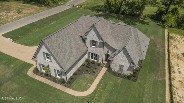 $565,000 | 1688 Ashtons Lane, Hernando, MS 38632
