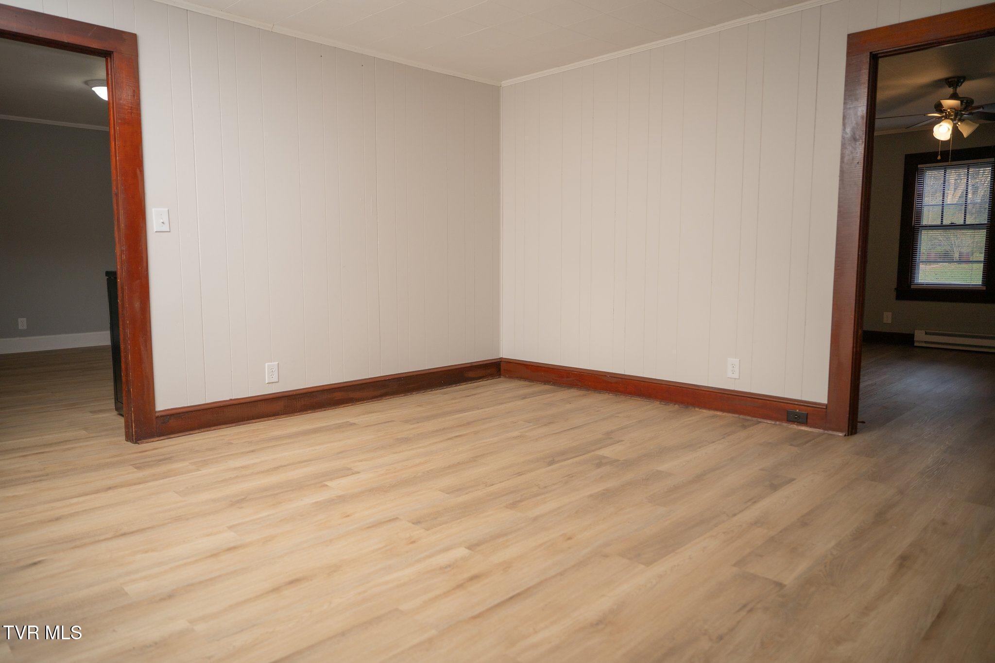 3048 Siam Road Elizabethton, TN 37643 - Photo 8 of 24 Real Estate n0 v24-27