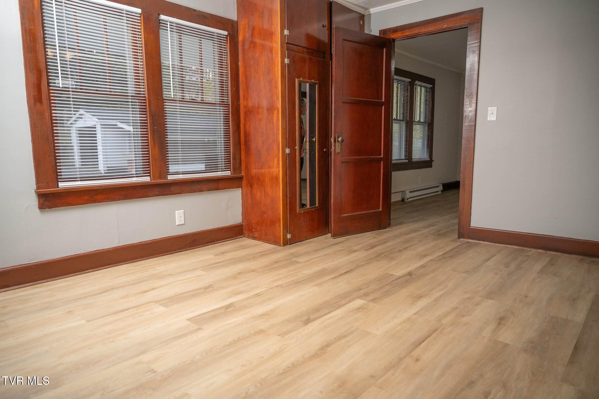 3048 Siam Road Elizabethton, TN 37643 - Photo 9 of 24 Real Estate n0 v24-29