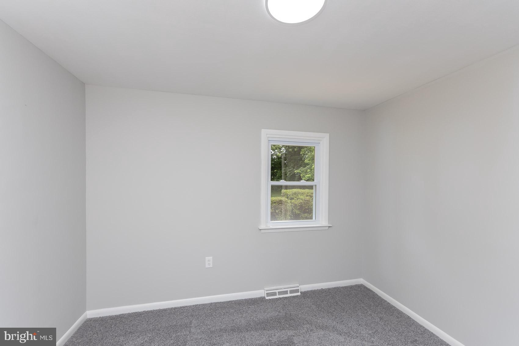 461 Doris Circle Aberdeen, MD 21001 - Photo 26 of 35 an empty room with a window