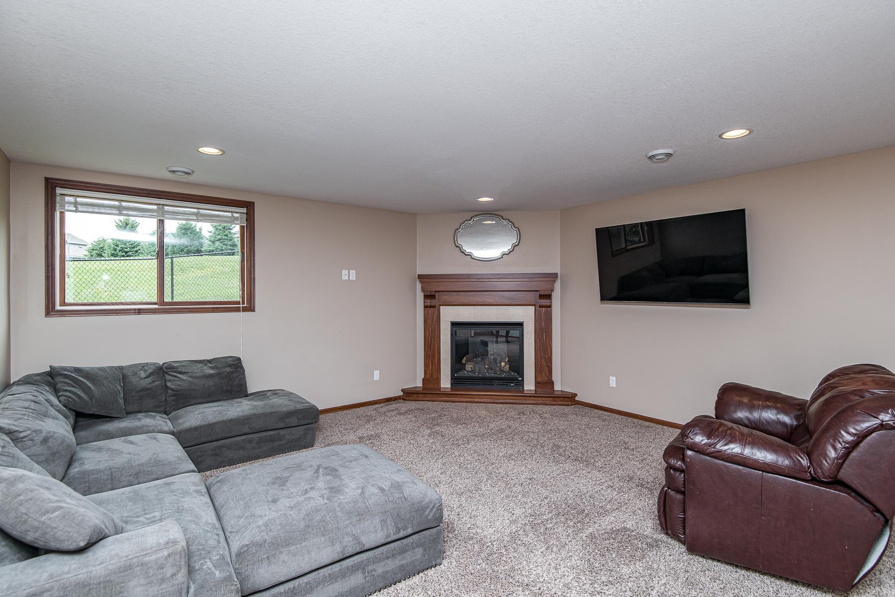 4965 Bishop Lane Northwest Rochester, MN 55901 - Photo 22 of 32