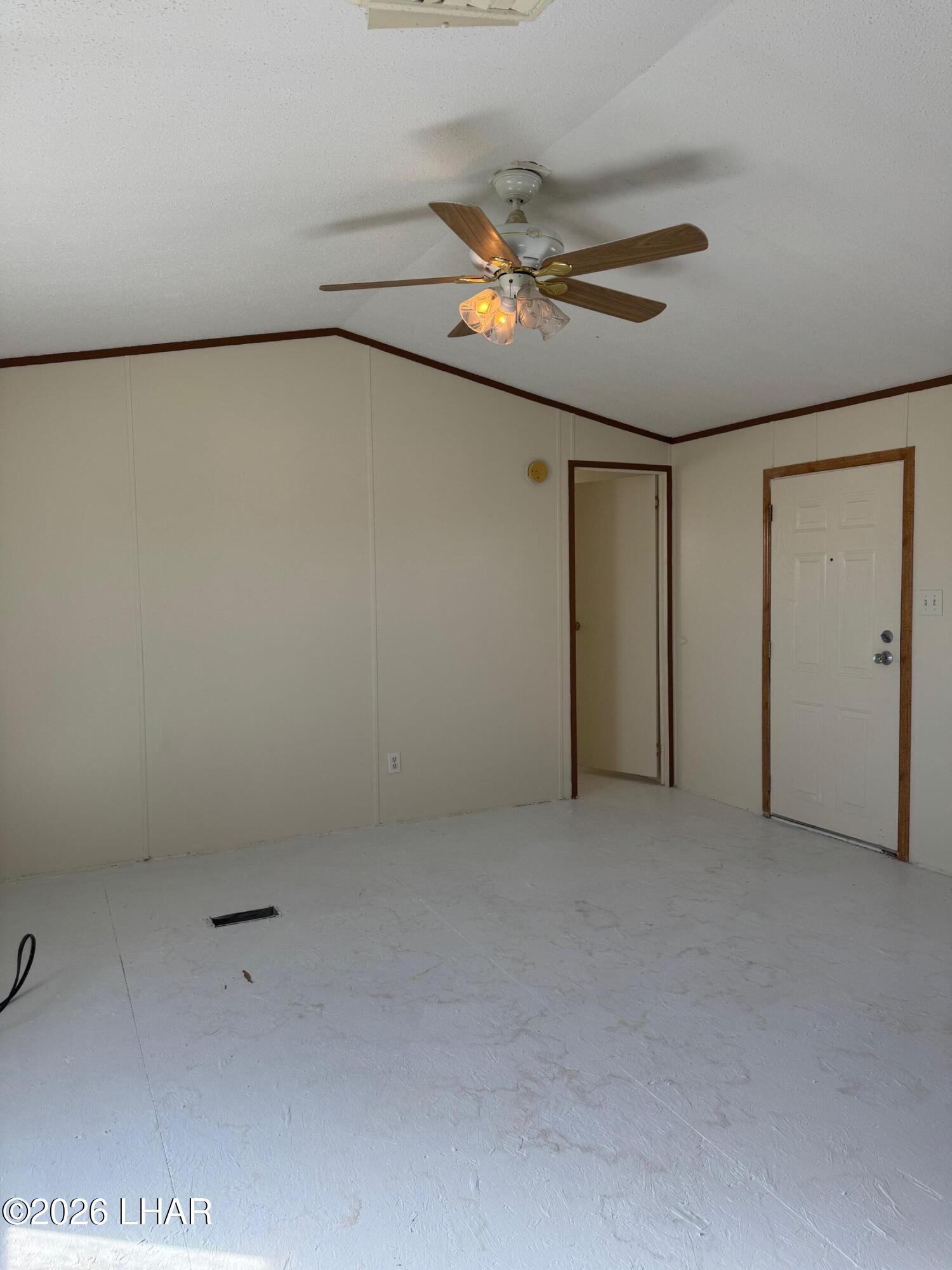 15454 Mohave Road Yucca, AZ 86438 - Photo 9 of 47 a view of an empty room