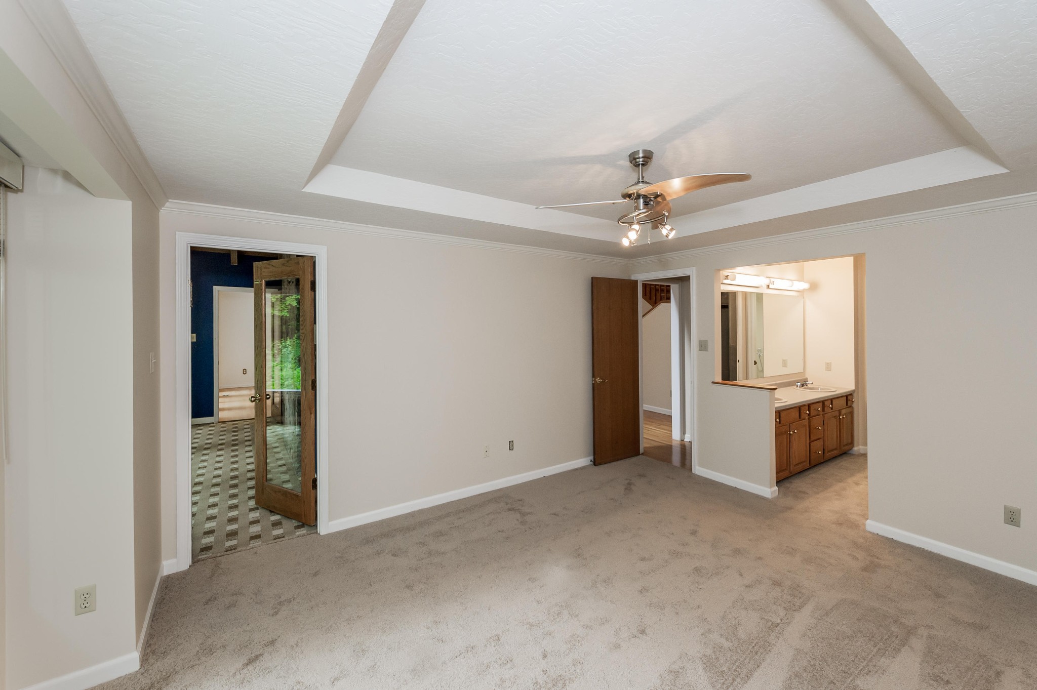 102 Clayton Way Oak Ridge, TN 37830 - Photo 8 of 40 a view of an empty room with a window