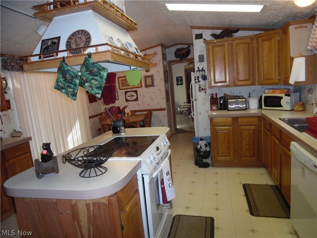 6980 Pymatuning Lake Road Andover, OH 44003 - Photo 6 of 32 Gallery Image 6