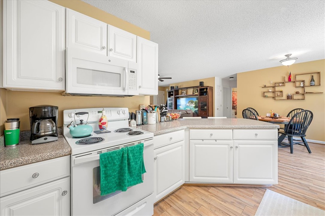 405 Whispering Lane Seneca, SC 29672 - Photo 11 of 38