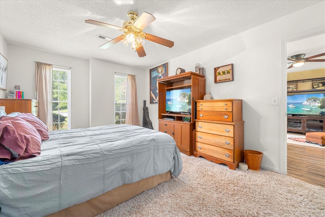 405 Whispering Lane Seneca, SC 29672 - Photo 18 of 38