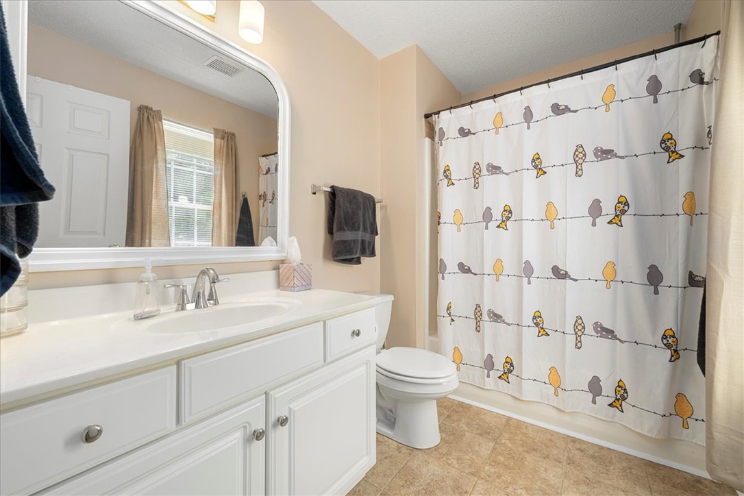 405 Whispering Lane Seneca, SC 29672 - Photo 19 of 38