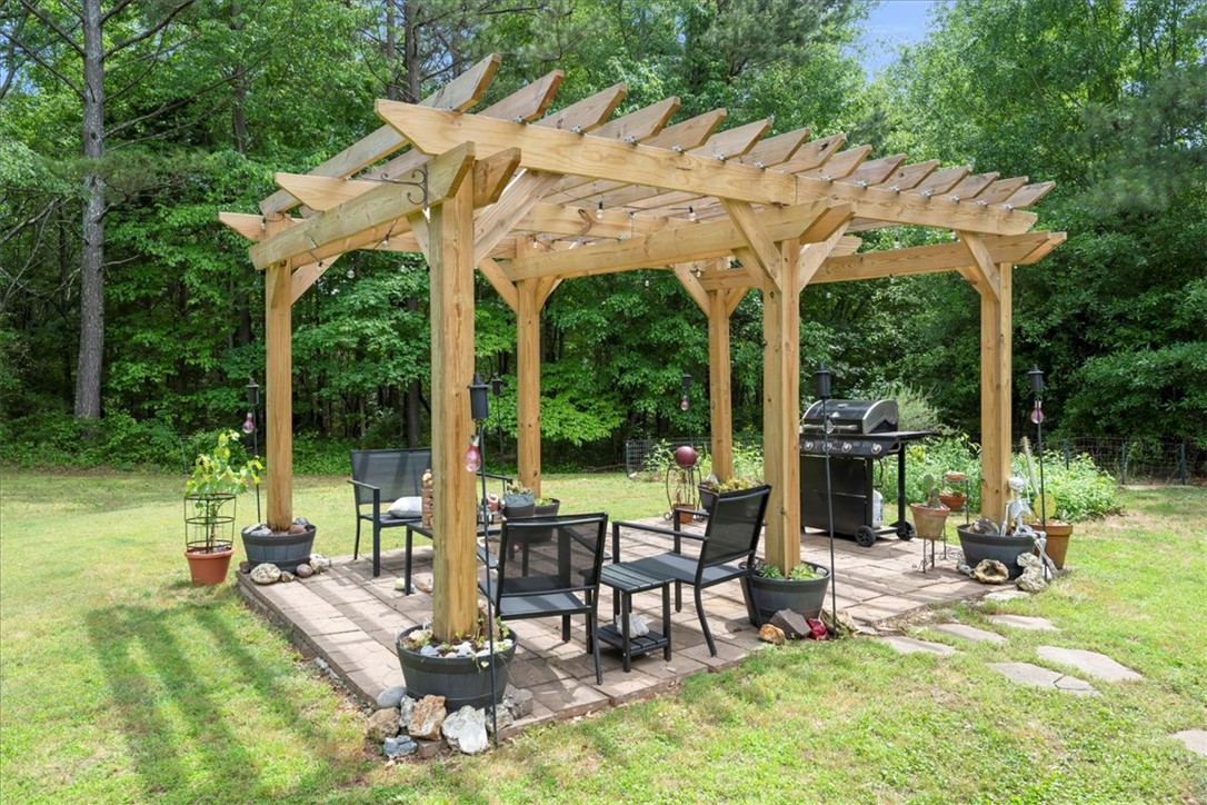 405 Whispering Lane Seneca, SC 29672 - Photo 27 of 38