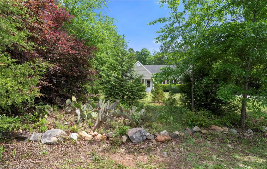 405 Whispering Lane Seneca, SC 29672 - Photo 3 of 38