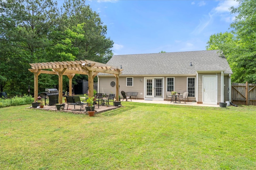 405 Whispering Lane Seneca, SC 29672 - Photo 4 of 38