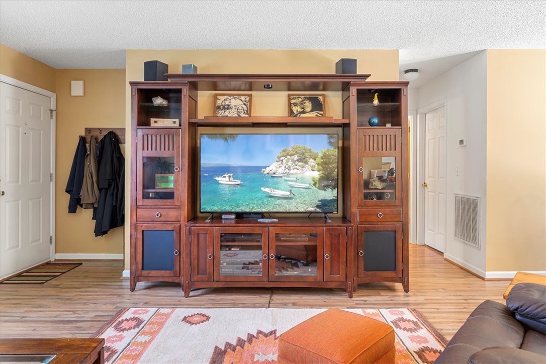 405 Whispering Lane Seneca, SC 29672 - Photo 6 of 38