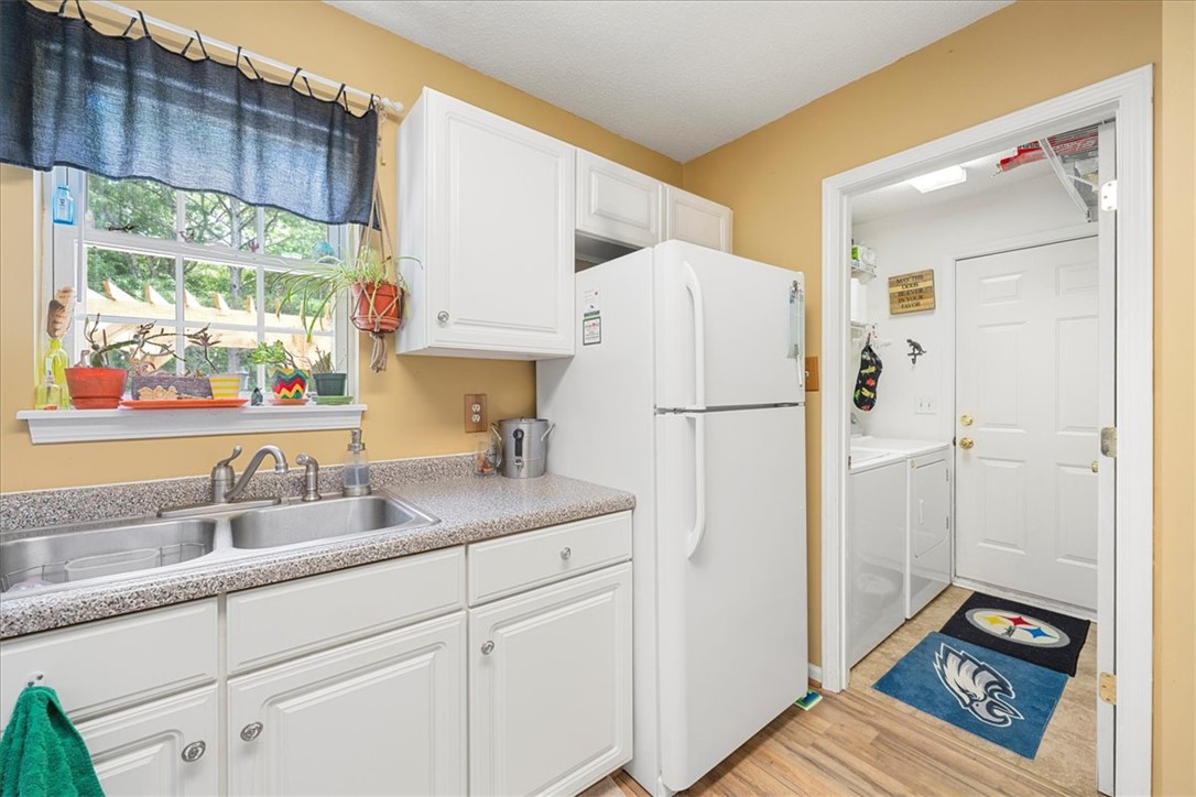 405 Whispering Lane Seneca, SC 29672 - Photo 10 of 38