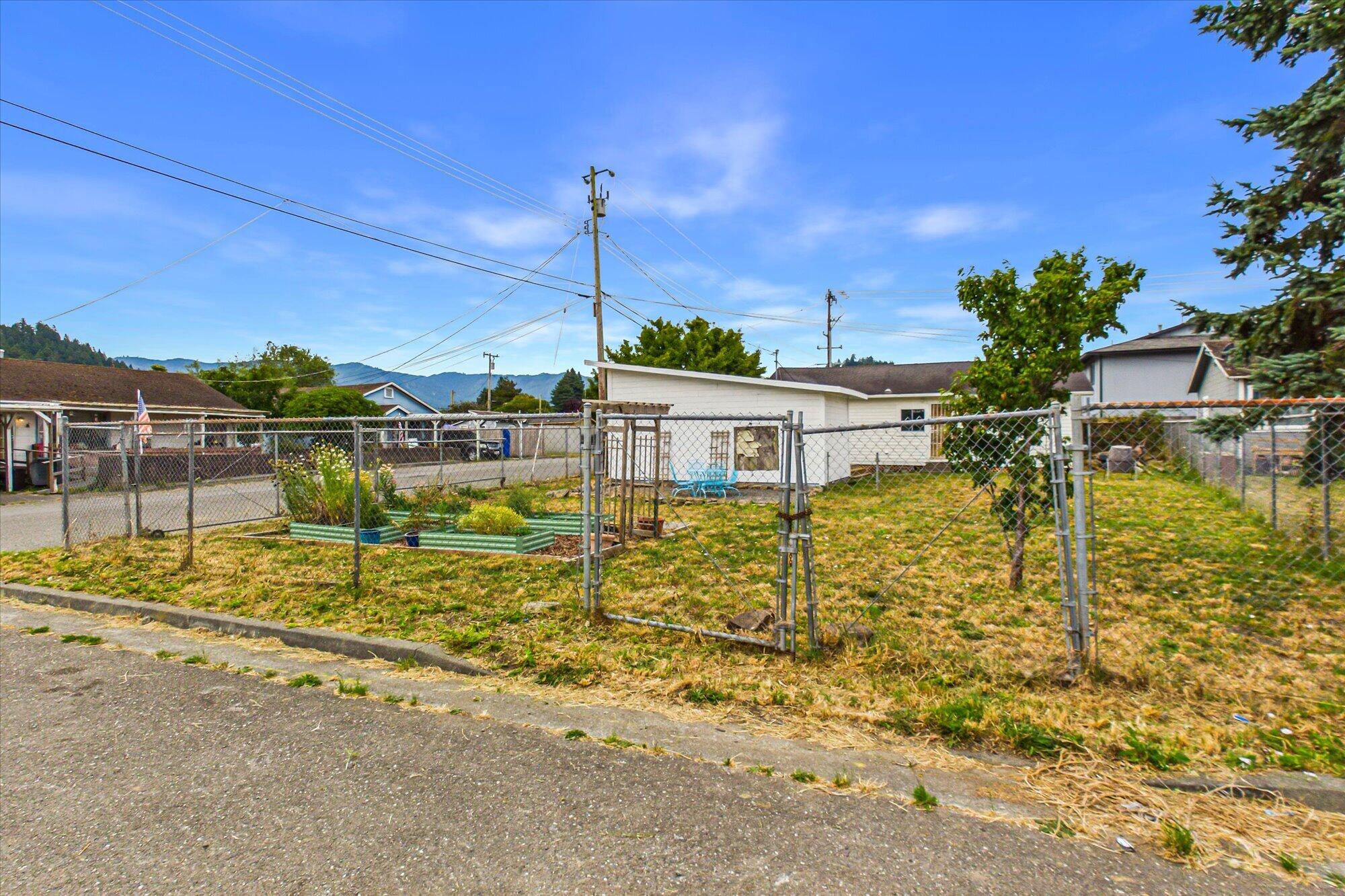 266 Berkeley Street Rio Dell, CA 95562 - Photo 35 of 35 Gallery Image 35