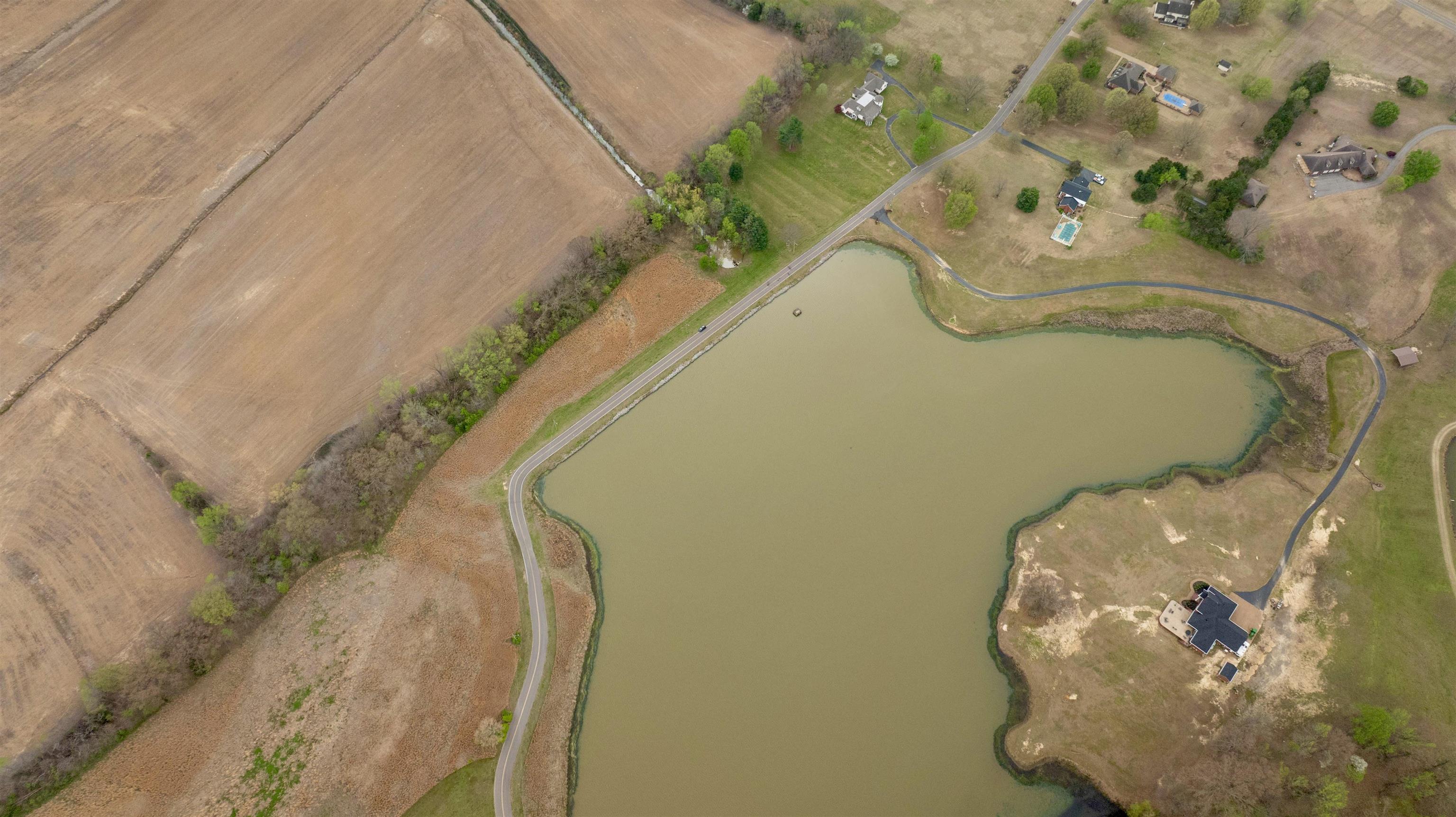 0 Hunters Trace Drive Ripley, TN 38063 - Photo 20 of 33 a bathroom with a bathtub