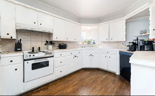 $1,295 | 2402 29th Street, Unit FRONT, Lubbock, TX 79411