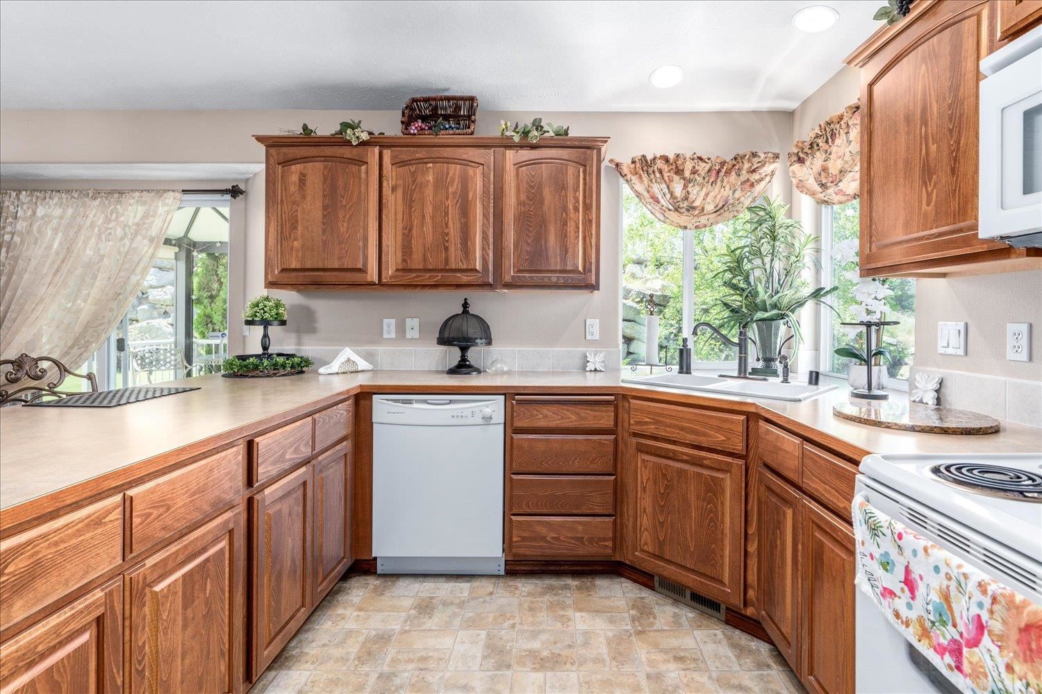13511 North Addison Street Spokane, WA 99208 - Photo 7 of 36