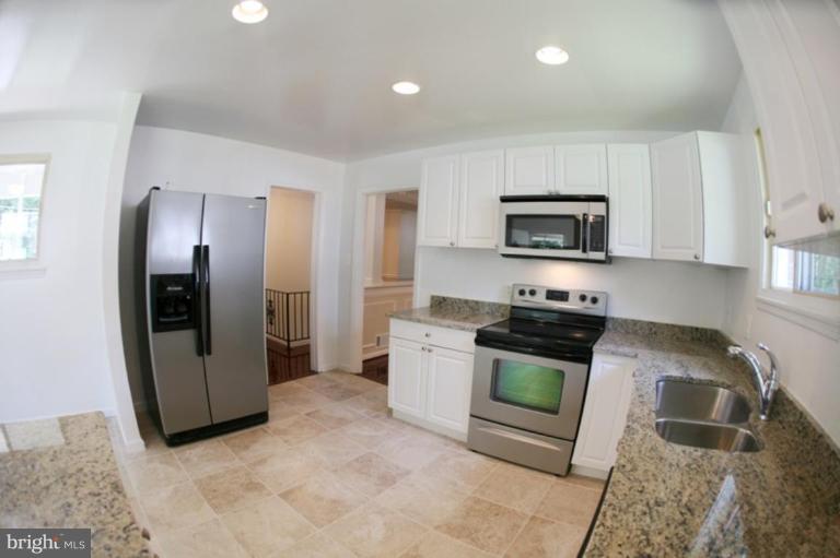 6802 Rolling Road Springfield, VA 22152 - Photo 2 of 28 Kitchen