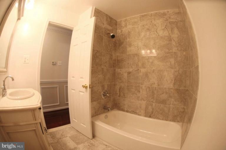 6802 Rolling Road Springfield, VA 22152 - Photo 12 of 28 Bath #2