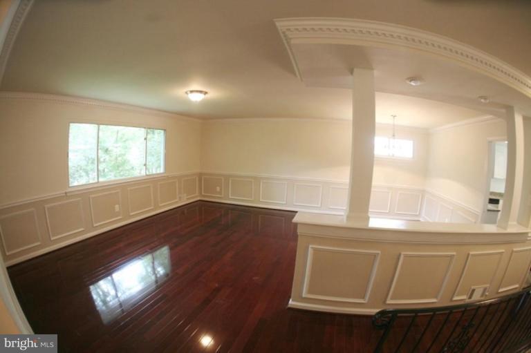 6802 Rolling Road Springfield, VA 22152 - Photo 10 of 28 Living Room #3