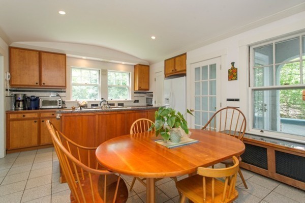 9 Salisbury Road Brookline, MA 02445 - Photo 11 of 25