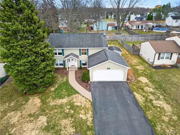 $339,900 | 6234 Wynmoor Drive, Cicero, NY 13039